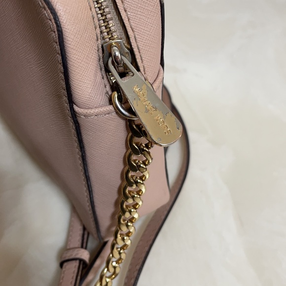 Pebbled chain crossbody bag - Picture 5 of 10